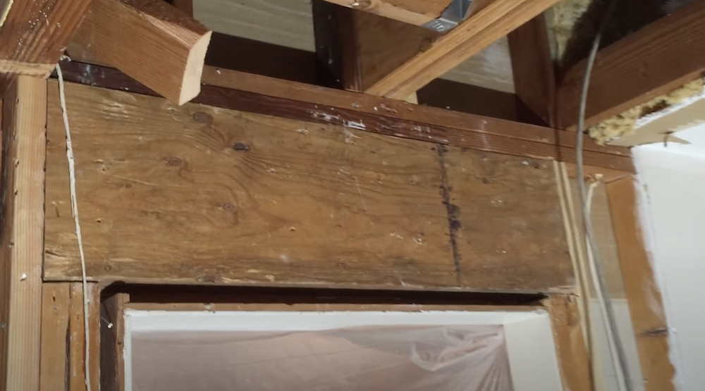 Identifying a load bearing wall